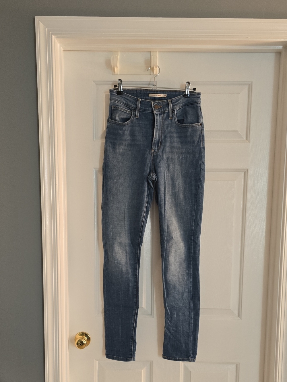 Levi's Women's Faded Blue Skinny Jeans